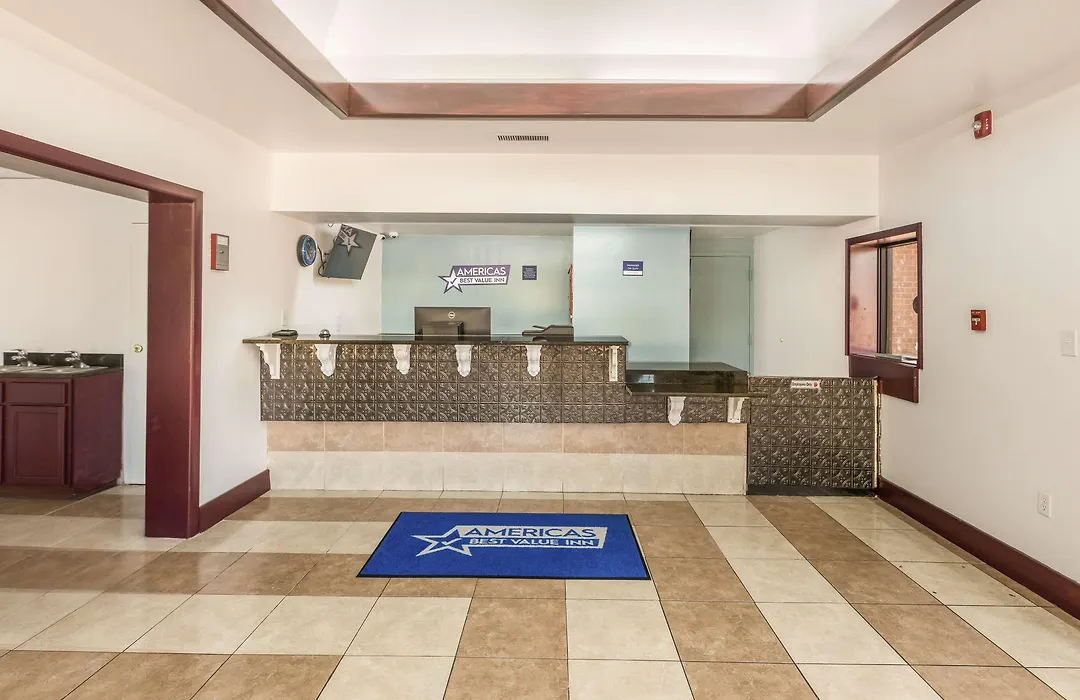 Americas Best Value Inn Stockbridge-1