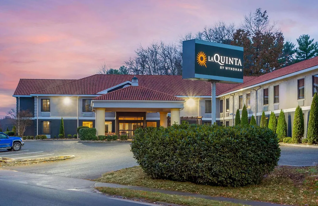 La Quinta Inn By Wyndham Radford-1