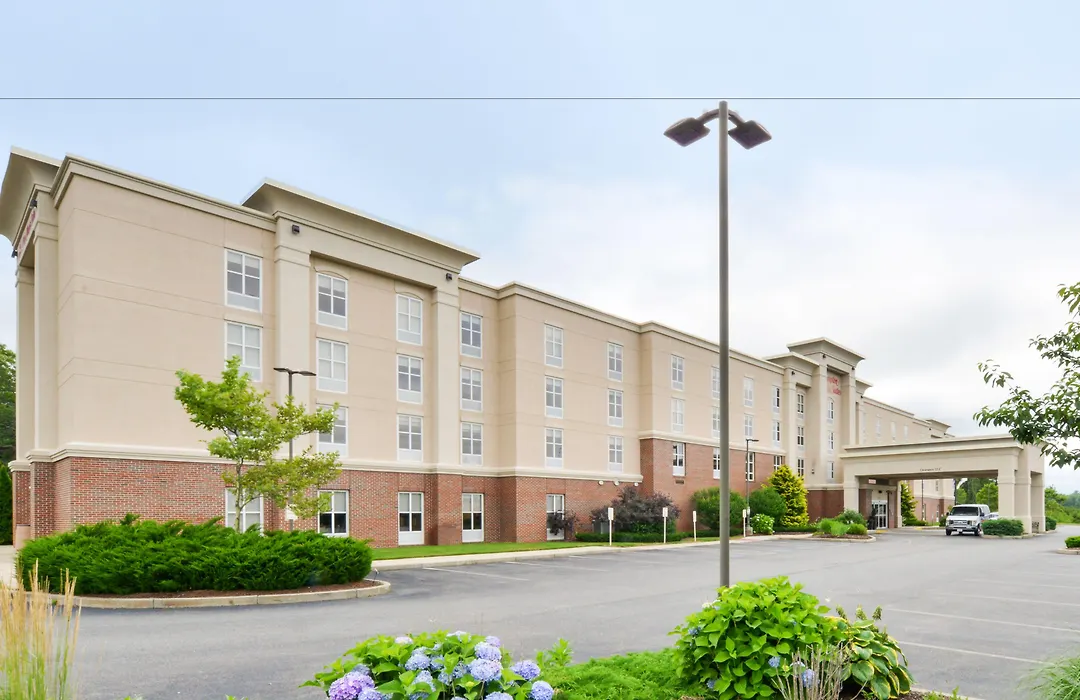Hampton Inn & Suites By Hilton Plymouth-1