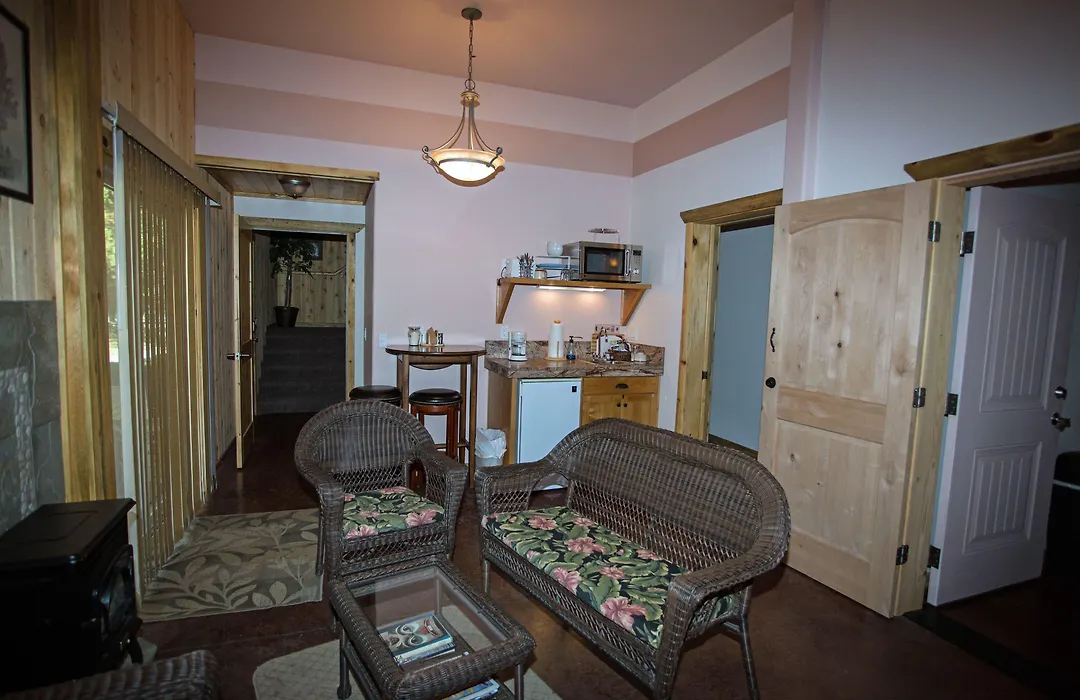 Diamondstone Guest Lodges-1