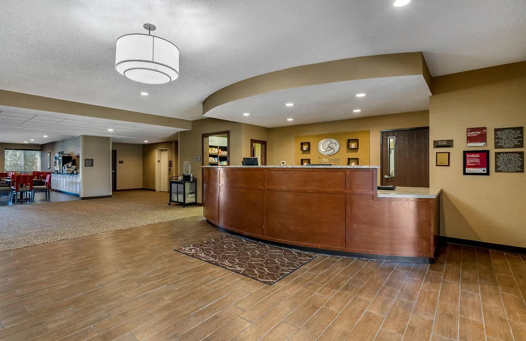Comfort Suites Cedar Falls Industrial Park-1