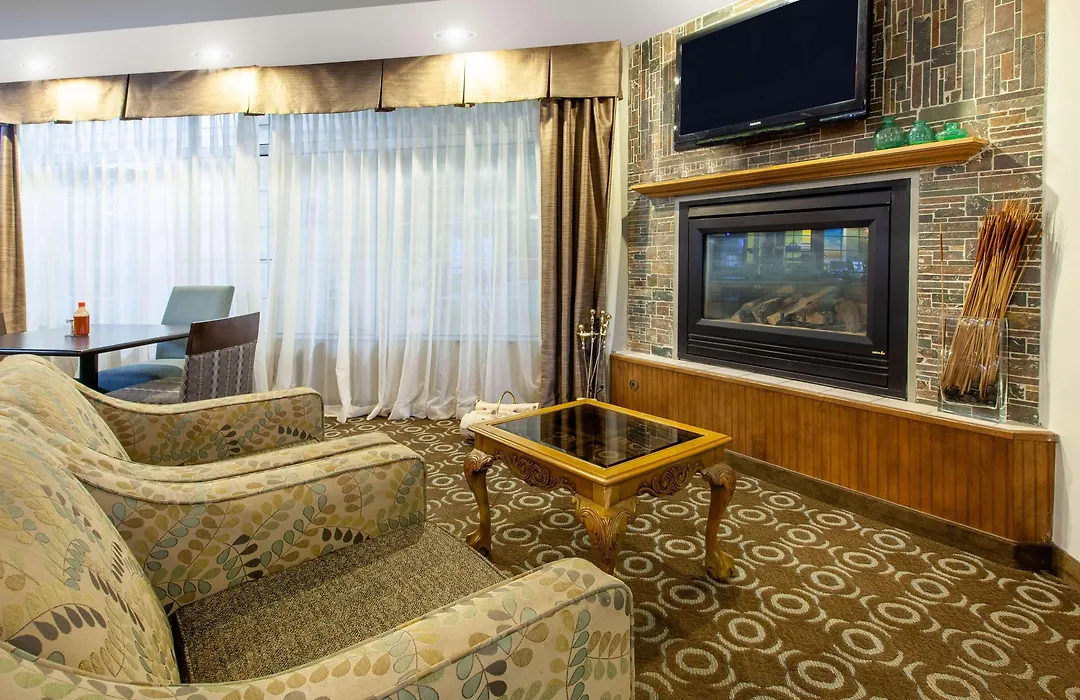 Days Inn By Wyndham Petoskey-1