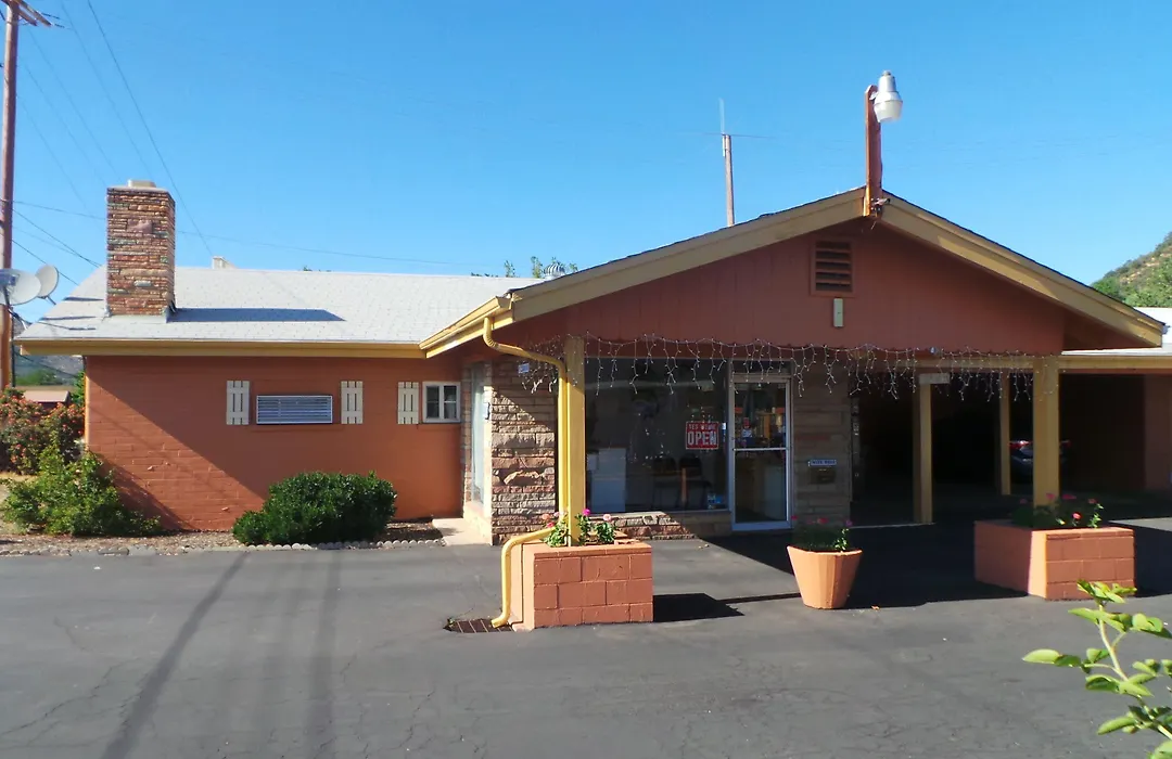 Relax Inn Yreka-1