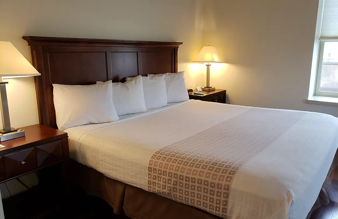 Grand Eastonian Hotel & Suites-1