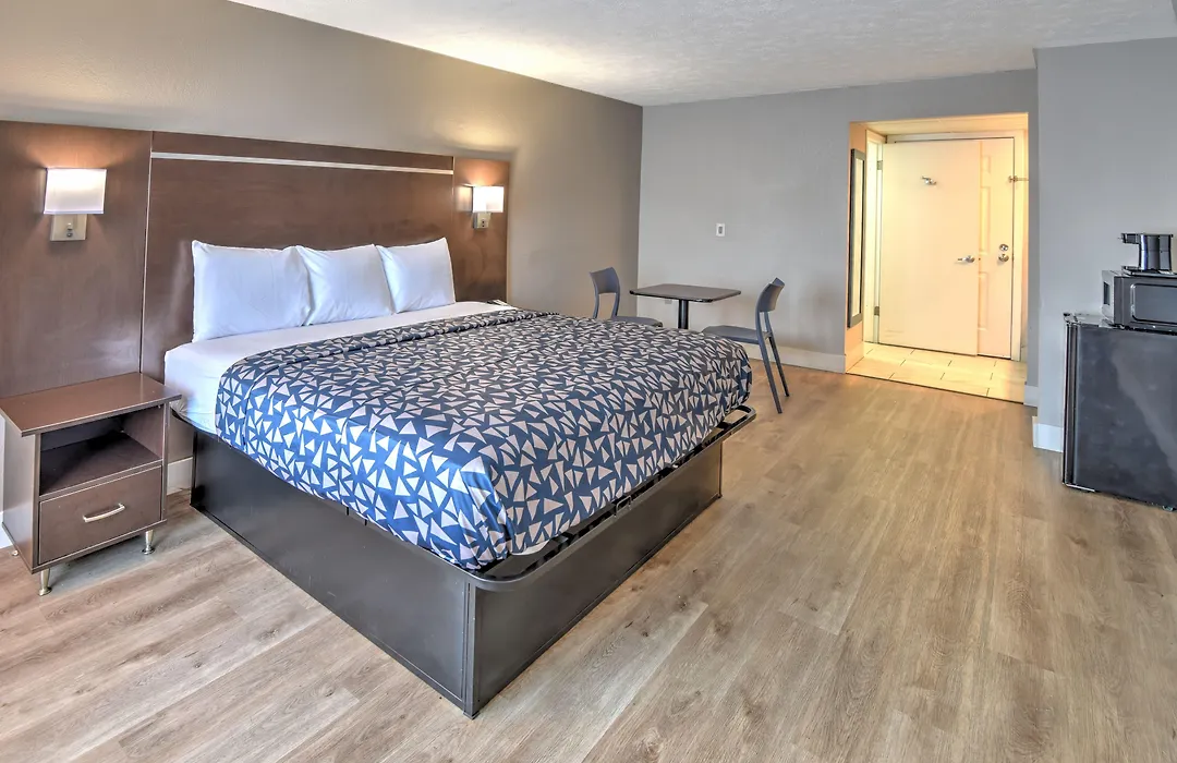 Econo Lodge Sevierville-Pigeon Forge On The River-1