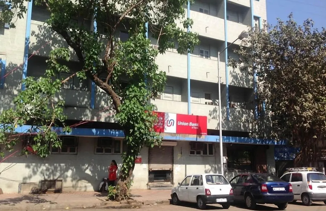 Pals Hotel-1