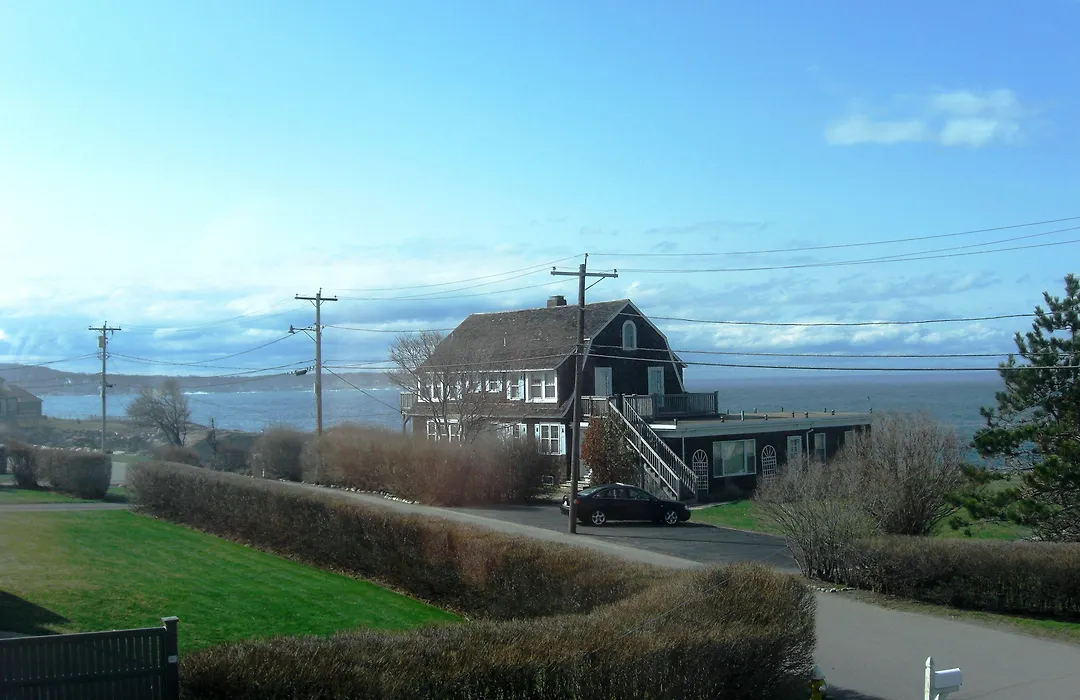 Seafarer Inn-1