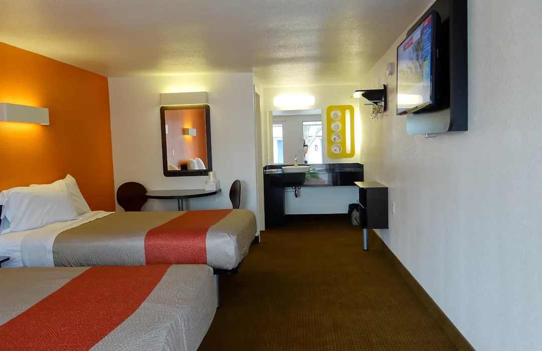 Motel 6-Erie, Pa-1