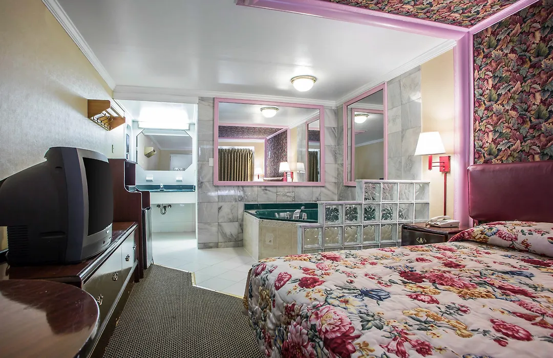 Downbeach Inn-1