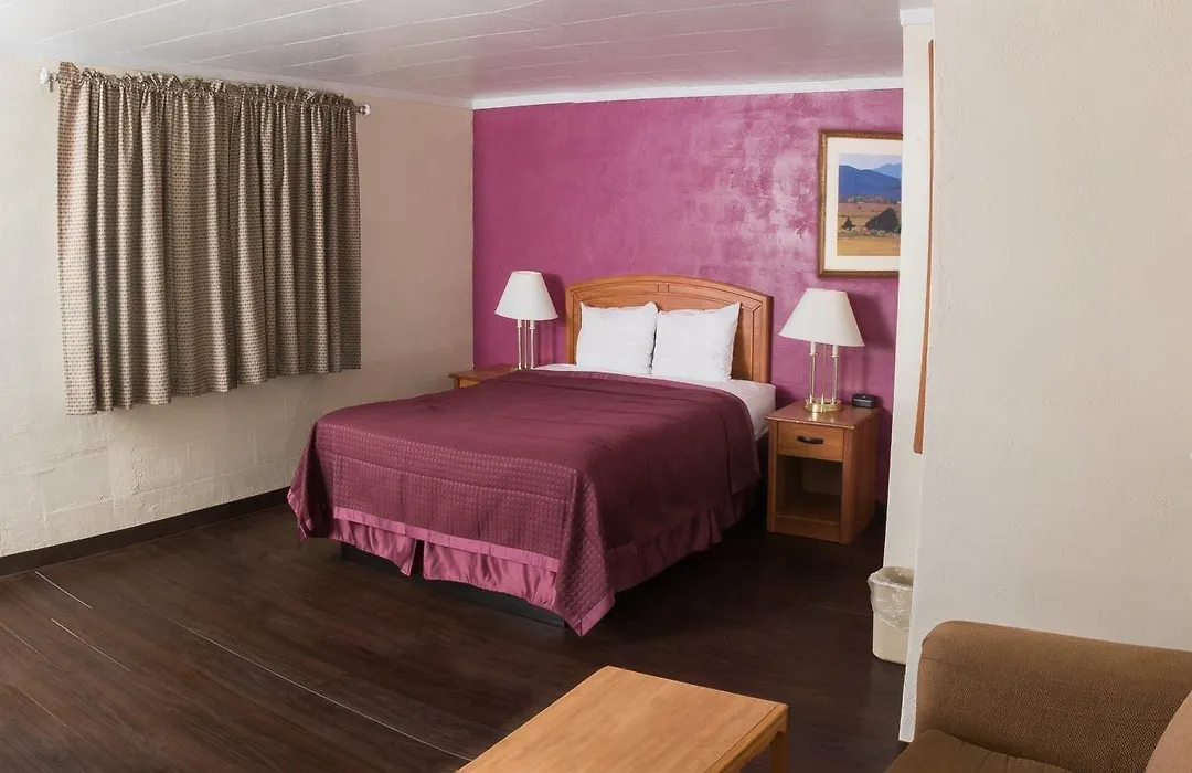 Budget Inn-1