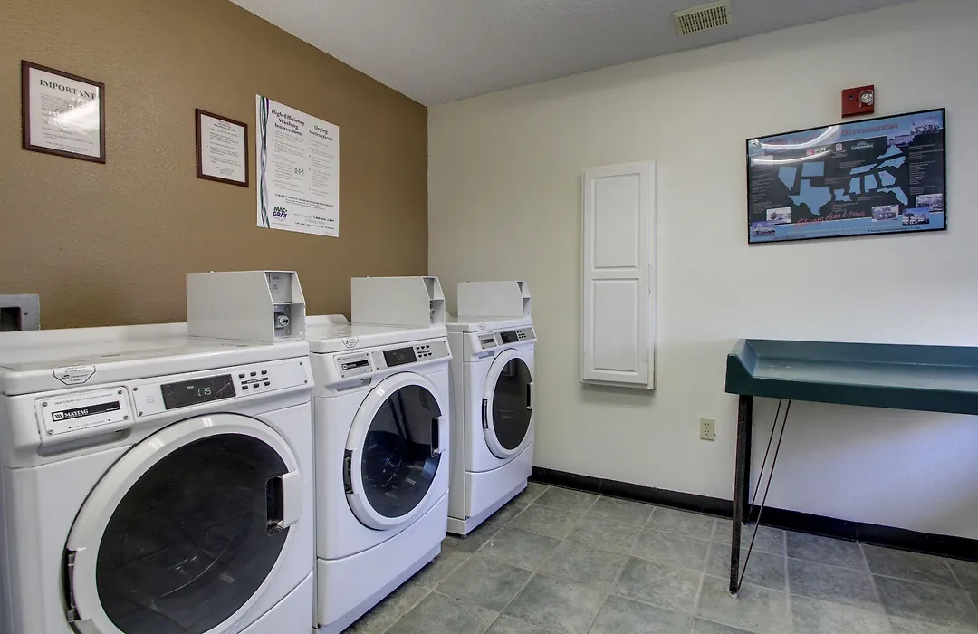 Intown Suites Extended Stay Birmingham Al - Lakeshore Parkway-1