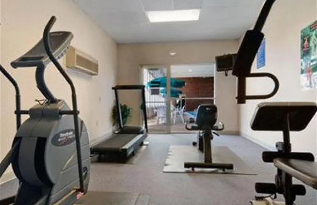 Norwood Inn & Suites La Crosse-1
