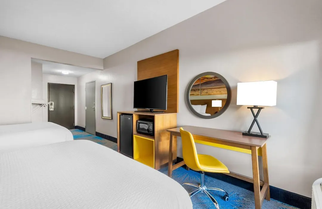 Days Inn & Suites By Wyndham Ridgeland-1