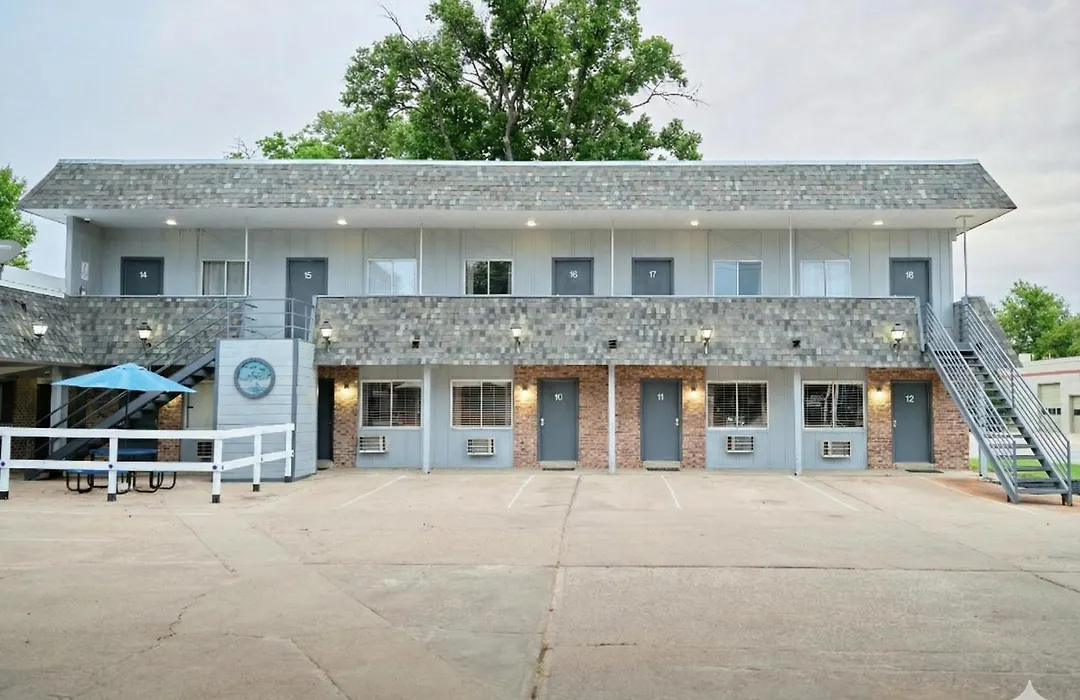The Oakwood Inn-1