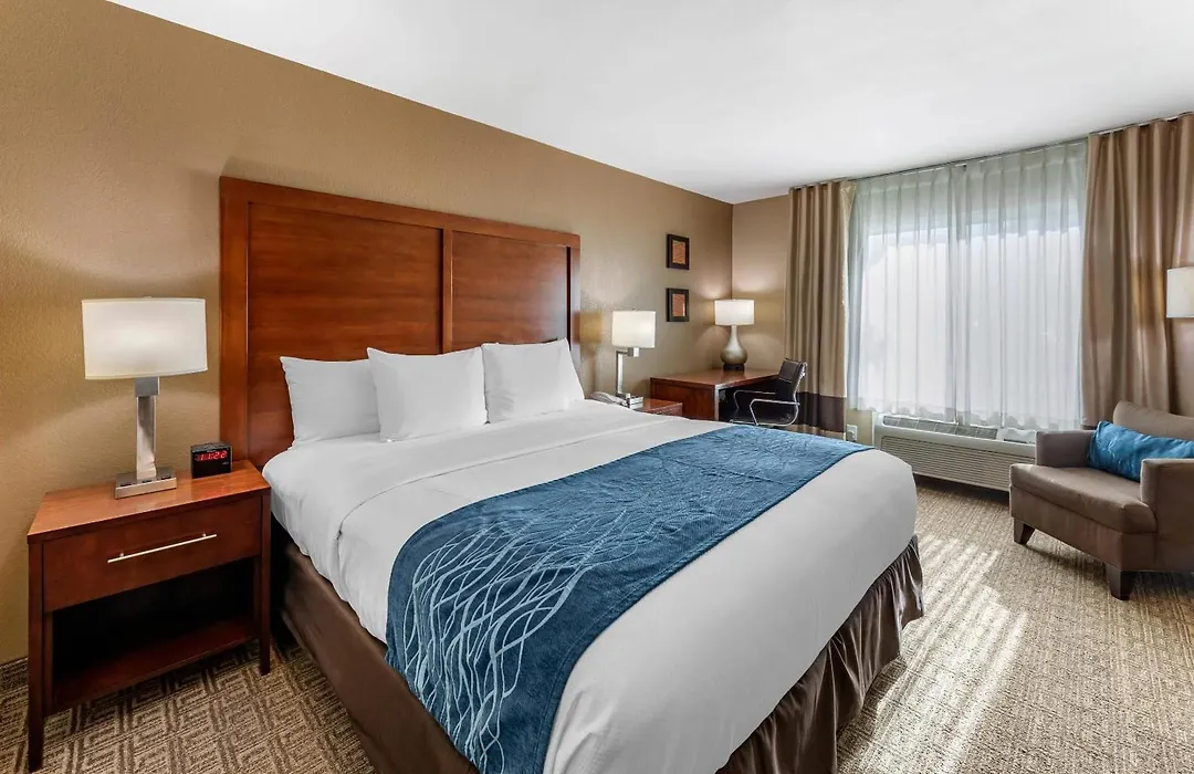 Comfort Inn & Suites Ventura Beach-1