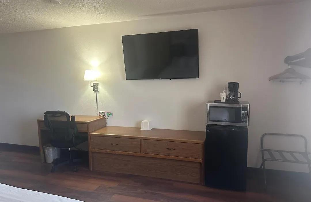 Super 8 By Wyndham Las Vegas-1