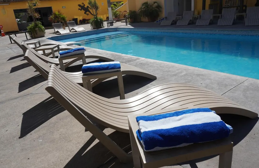 Zar Manzanillo-1