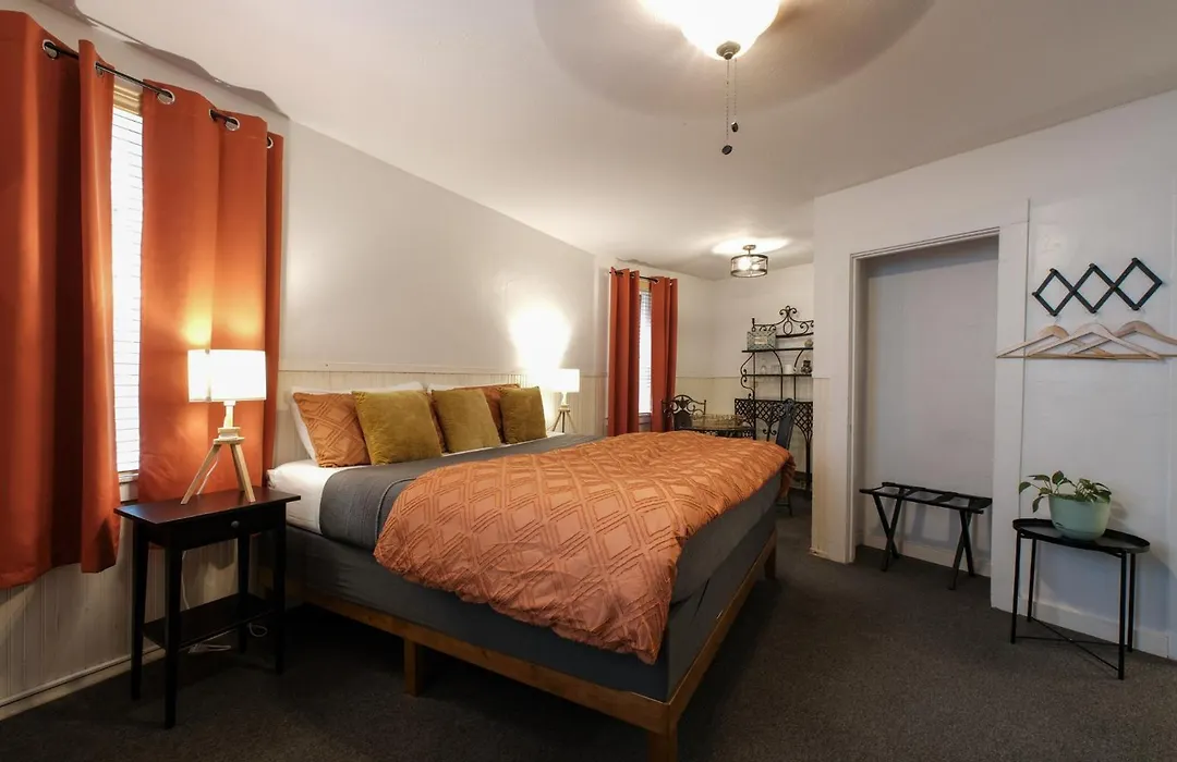 Jonquil Motel-1