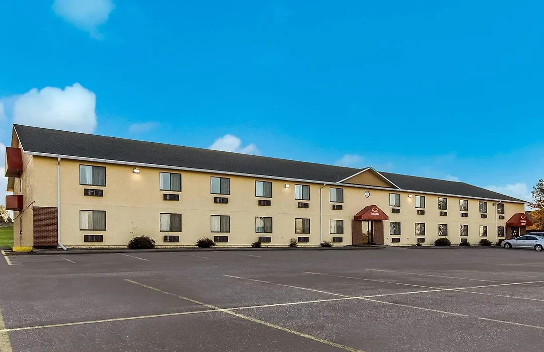 Econo Lodge Inn & Suites Yankton-1