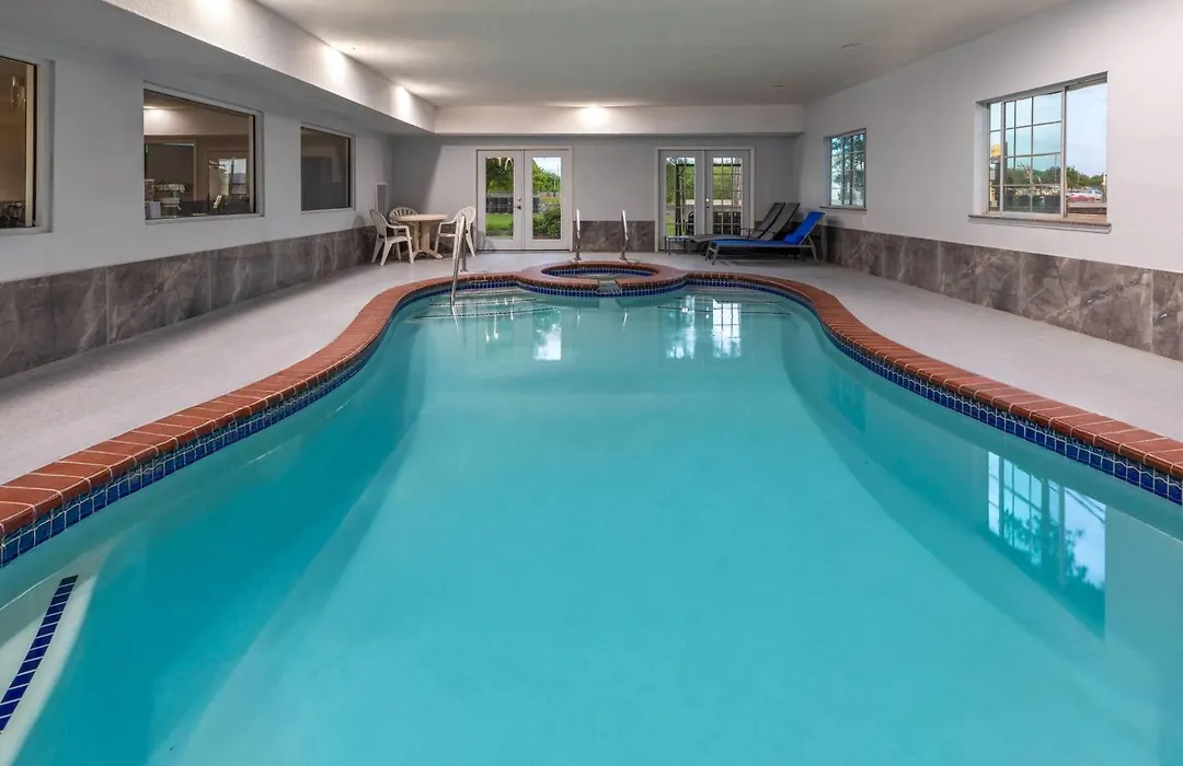 Baymont By Wyndham Texas City-1