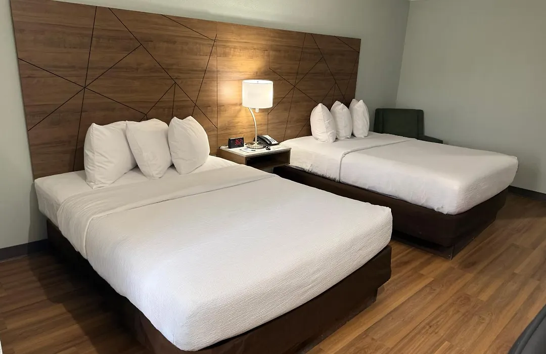 Wingate By Wyndham Livonia-1