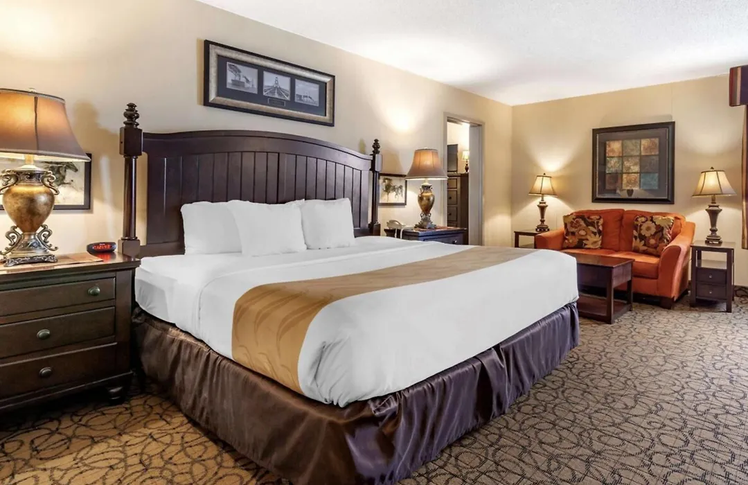 Quality Inn & Suites Escanaba North-1