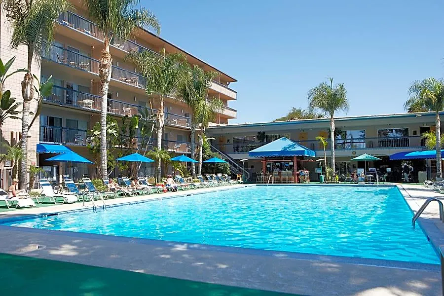 Sportsmen'S Lodge Hotel-1