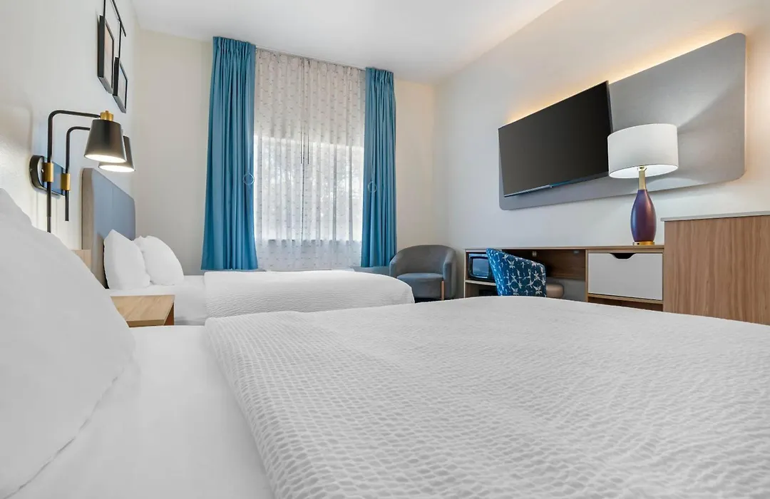 Rodeway Inn-1