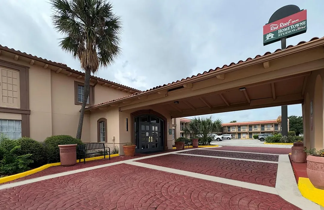 Red Roof Inn San Antonio - South Park-1