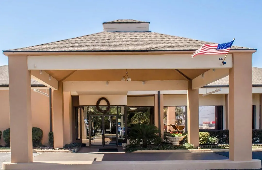 Quality Inn & Suites Pensacola Bayview-1