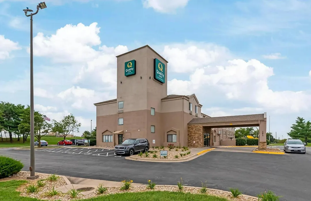 Quality Inn Kansas City International Airport-1