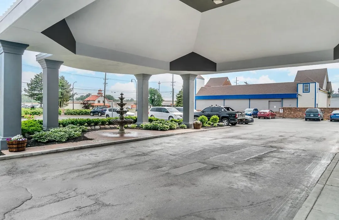 Quality Inn & Suites Livonia - Detroit-1