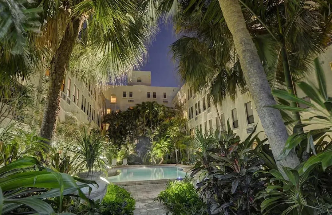 Hemingway Suites At Palm Beach Hotel Island-1