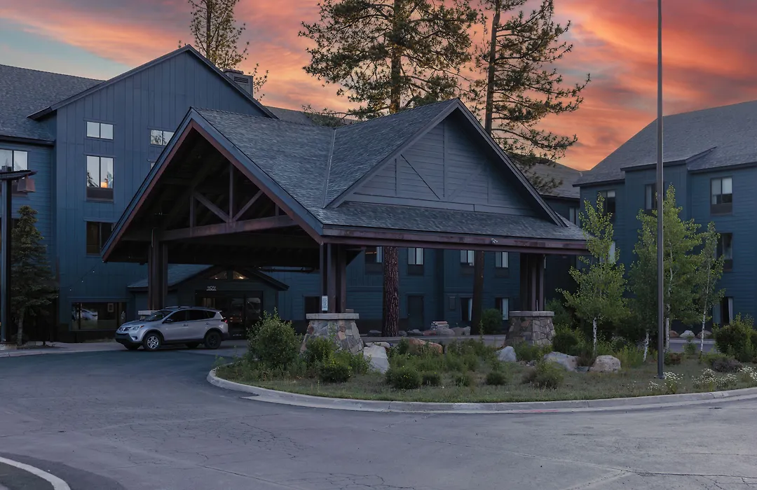 Martis Valley Lodge, Tapestry Collection By Hilton-1