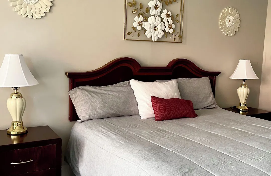 Apm Inn And Suites-1
