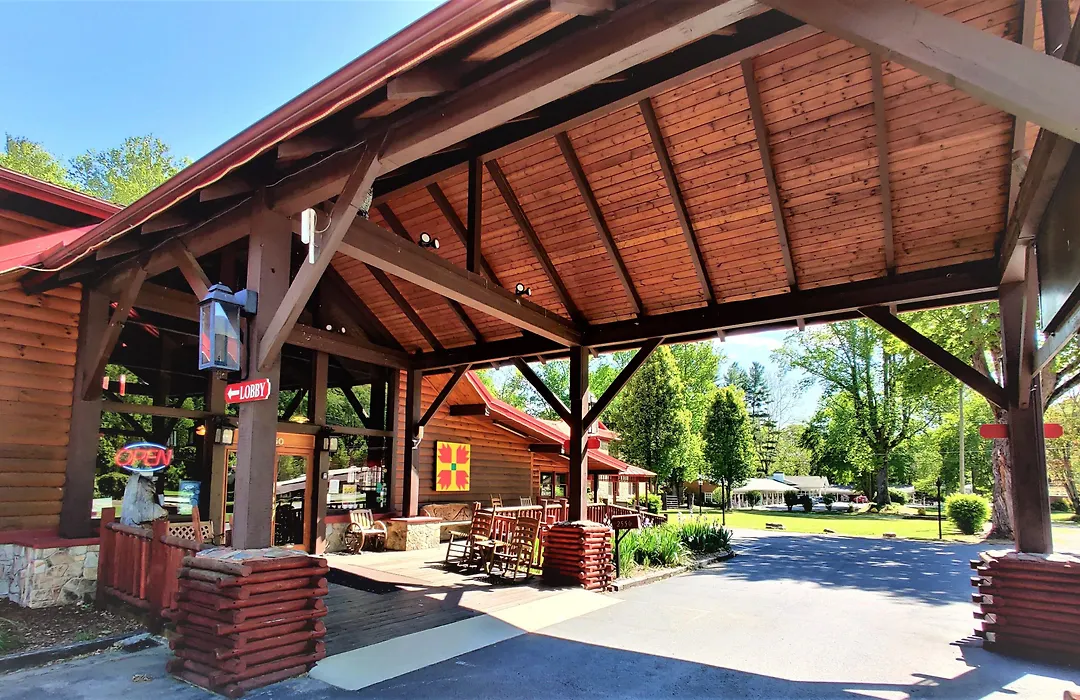 Smoky Falls Lodge-1