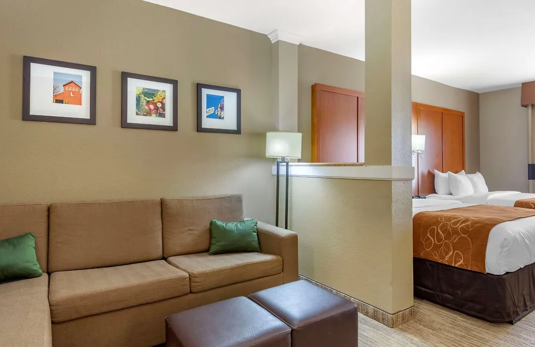 Comfort Suites - University-1
