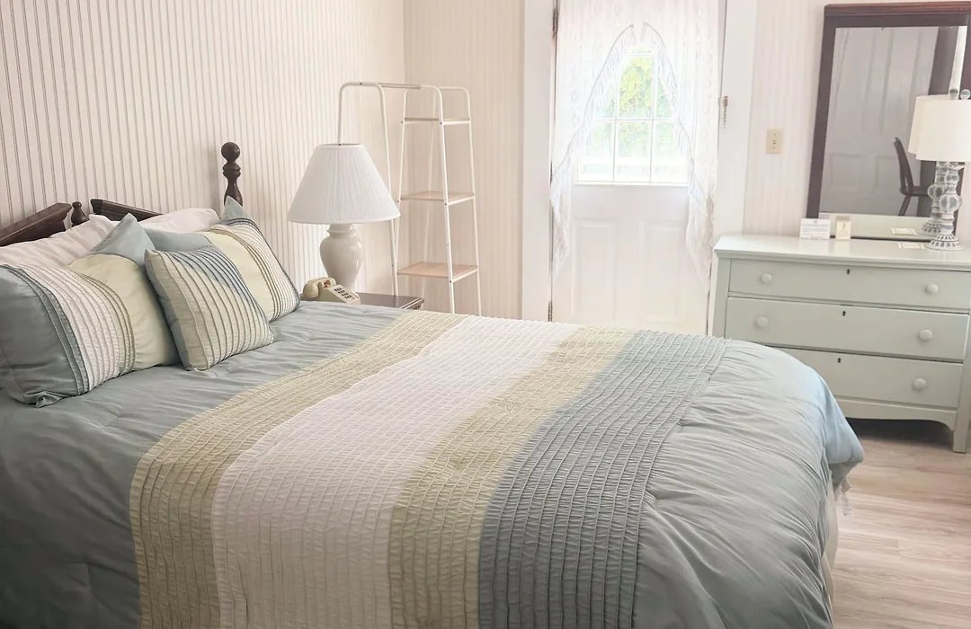 Shoreway Acres Inn & Cape Cod Lodging-1