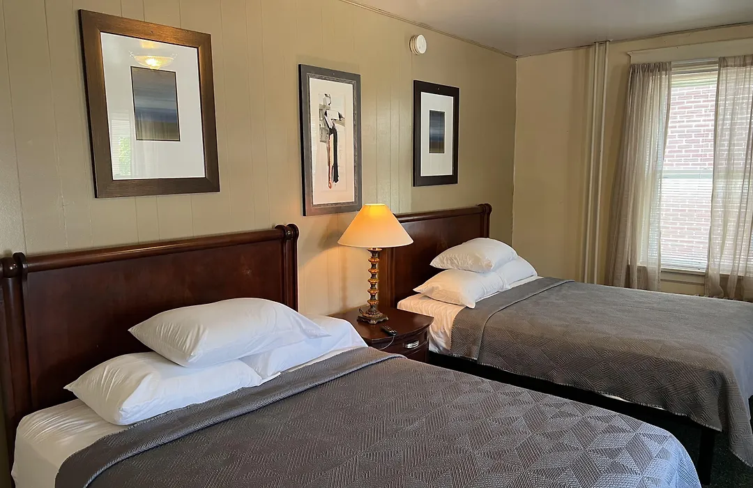 Simmons Motel And Suites-1