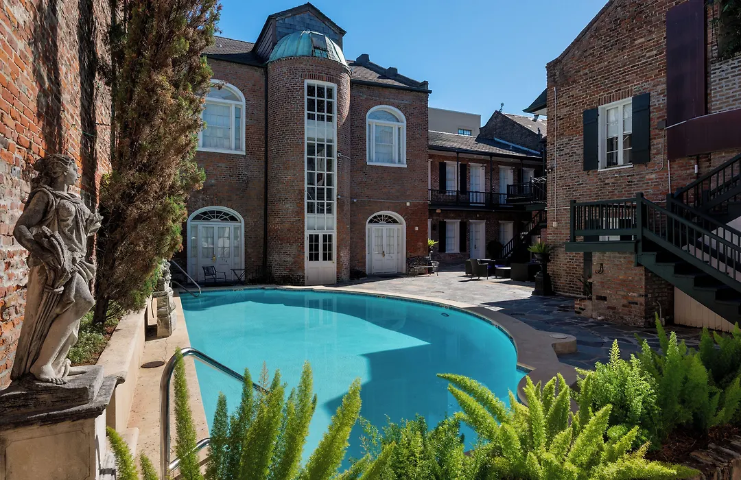 Chateau Hotel-1