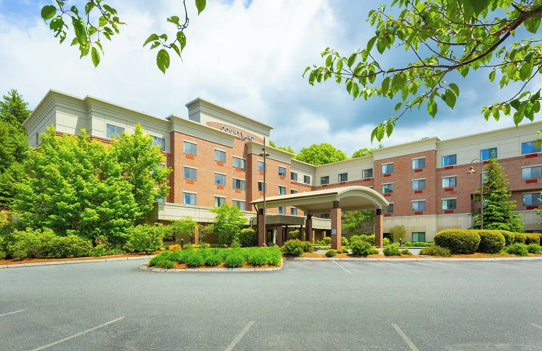 Courtyard By Marriott Hanover Lebanon-1