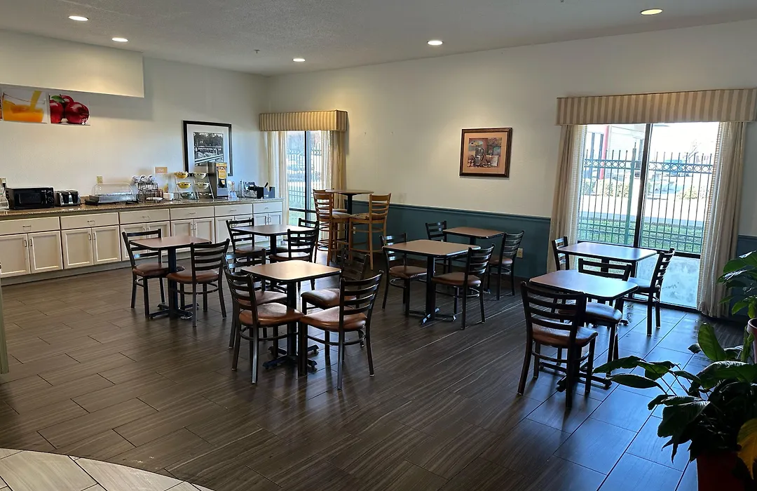 Quality Inn & Suites Hattiesburg North-1