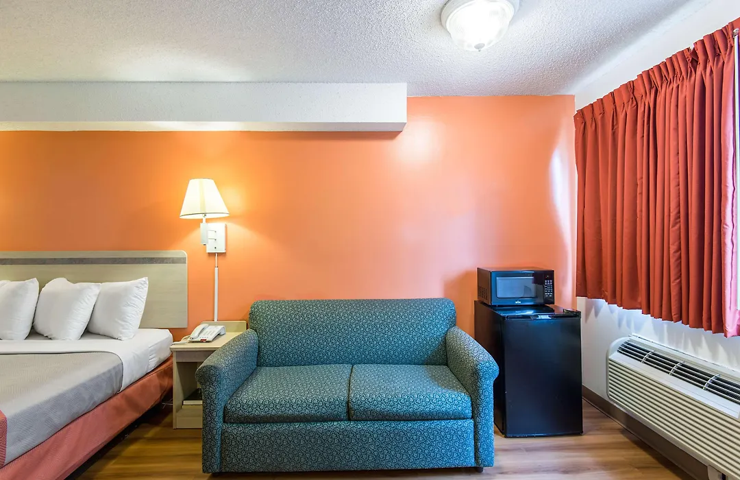 Motel 6-Lawrence, Ks-1
