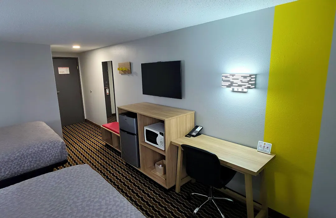 Super 8 By Wyndham Yankton-1