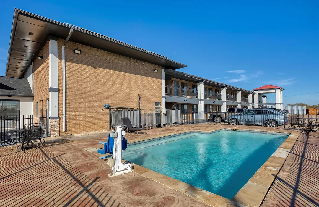 Surestay Hotel By Best Western Terrell-1
