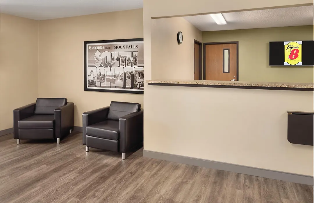 Super 8 By Wyndham Sioux Falls-1