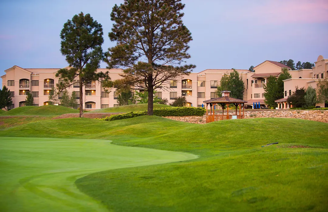 Mcm Elegante Lodge & Resorts-1