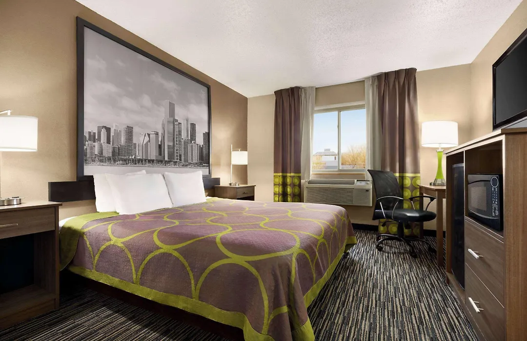 Super 8 By Wyndham Joliet I-55 N/Chicago-1