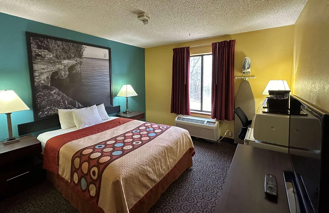 Super 8 By Wyndham Appleton-1