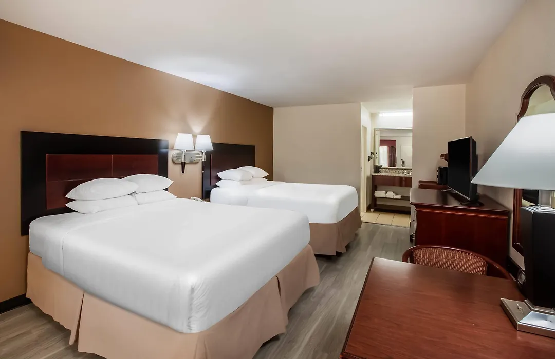 Days Inn & Suites By Wyndham Tyler-1